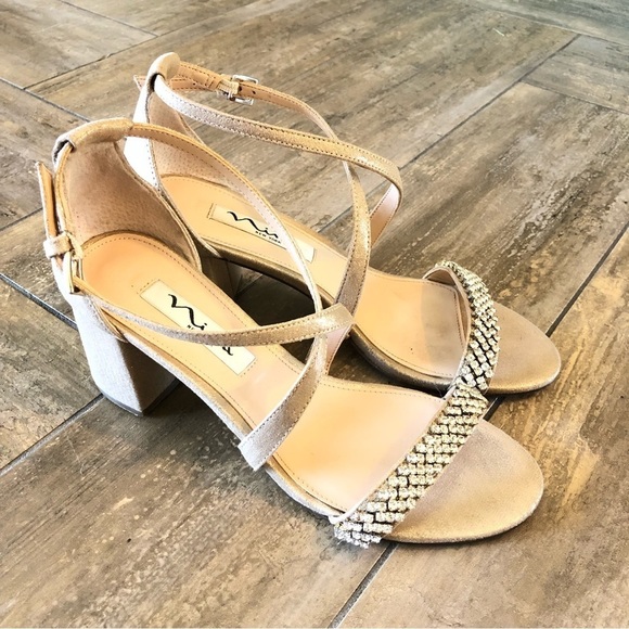 Nina Gold Strappy Sandals with Rhinestones Size 6 - Picture 2 of 6